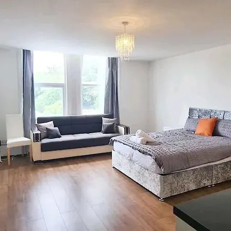 Appartement Private Spacious Studio Ealing 2 Mins From Tube
